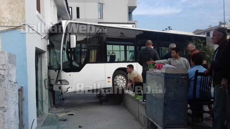 autobusi kamzes del nga rruga 1 770x433