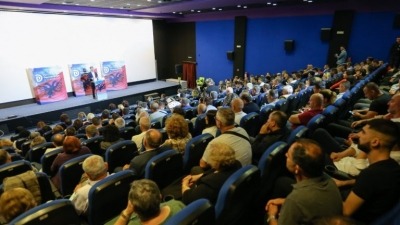 Basha me demokratët e Tiranës: Jemi të bashkuar dhe nuk dorëzohemi. Jemi partia e shqiptarëve, që bën gjithçka për ta!