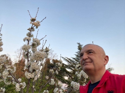 “Koronavirusi nuk e ndal dot pranverën”, Presidenti Meta mesazh për Ditën e Tokës.