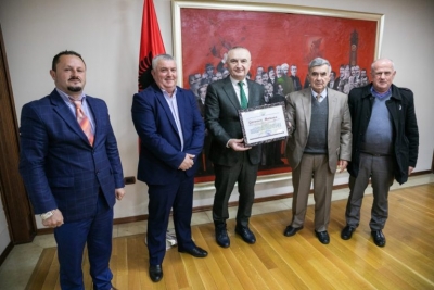 Meta, pas takimit me Shoqatën “Ishmi”: Të ndalet shpopullimi e të dëgjohet zëri i shqiptarëve, vetëm kështu rikthehet shpresa