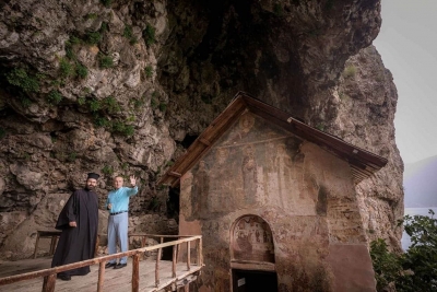 Presidenti uron komunitetin maqedonas të Pustecit për Festën e Shën Marenës