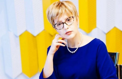 “Populli ka 100 vjet me pantallona nëpër këmbë”, ish-zv.ministrja ironizon votimet: Jo çdo gjë që numërohet ka vlerë