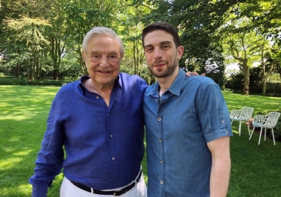 Studimi: Alex Soros është më radikal i ekstremit të majtë se babai i tij