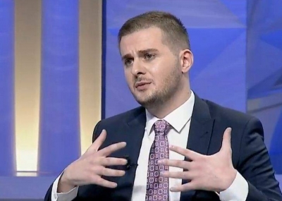 Pse u bë qesharak Gent Cakaj me publikimin e emrave të diplomatëve të dëbuar