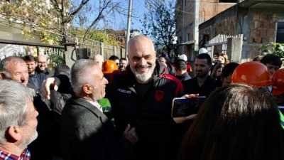 Rama nuk e mbajnë më nervat, përzë banoren nga takimi: Provokatore, ik largohu!