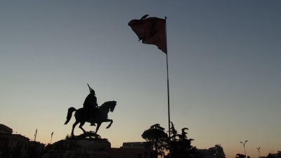 KRENARINË E 28 NËNTORIT NUK E PLAGOSI TËRMETI, PREJ TJETËRKUND I ERDHI GODITJA