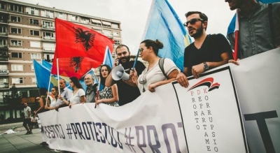 Gazeta zvicerane:'Presidenti i Kosovës po minon demokracinë'