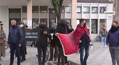 'Ard Veliu, dorëhiqu!' Nis protesta në Shkodër për vrasjen e Klodian Rashës