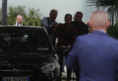 Gruaja në Kuvend:Rama ik, o hajdut, o kriminel, o drogaxhi