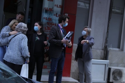 Zgjedhjet e 25 prillit/ Kryemadhi dorëzon “valixhen” e saj tek misioni i ODIHR, dosje me shkelje të grumbulluara