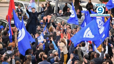 “Tetë vjet dështime”, Basha në Prrenjas: Garantojmë statusin e minatorit, më 25 prill të djathtë e të majtë të votojnë ndryshimin