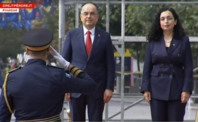 Nis ceremonia zyrtare në Prishtinë, Presidentja Osmani pret homologun shqiptar, Begaj