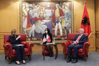 Meta pret Ndihmës Sekretaren e Departamentit Amerikan të Shtetit për Arsimin: Të krijojmë kushtet që studentët e arsimuar në SHBA të kthehen në Atdhe