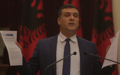 Blushi: PS manipuloi dokumentin e Venecias. Presidenti nuk ka shkelur Kushtetutën