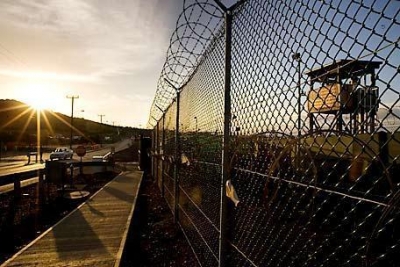 Vendimi i Pentagonit: Burgu ushtarak amerikan do të mbahet hapur