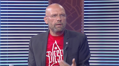 Situata te Unaza e Re, Manjani thirrje policisë: O me popullin, o me banditët që qeverisin!