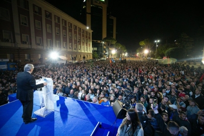 FOTO-REPORTAZH/ Protesta më e madhe: Shihni pamjet nga &#039;oqeani&#039; që mbushi bulevardin