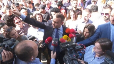 Policia i ndaloi, lirohen të gjithë banorët e Unazës së re