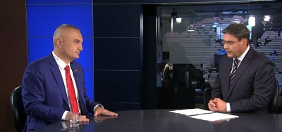 “Mazhoranca po e shndërron Gjykatën Kushtetuese në një organizatë partie”- Presidenti Meta i ashpër për VOA: Po hidhet në erë reforma