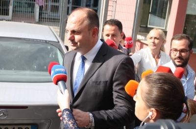 Lirohet Florenc Hoxhaj, gjykata vendos ‘arrest shtëpie’