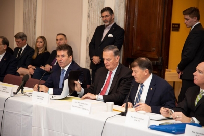 Mediu në SHBA në forumin për rrjetin 5G: Të shmangen investimet që cënojnë sigurinë kombëtare