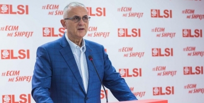Vasili:Hetohet sesi u informua presidenti dhe nuk hetohet kryeministri që la shqiptarët në mes të 4 rrugëve
