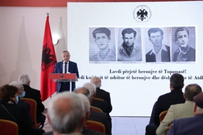 Meta dekoron katër heronjtë e Betejës së Topanasë: Qytetarët e Vlorës të marrin pjesë në zgjedhjet e 25 prillit, tregoni fuqi përmes votës