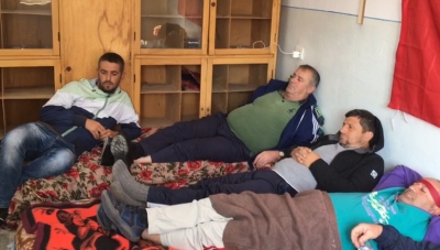“Këtu derisa të vdesim!” Naftëtarët në ditën e katërt të grevës në Ballsh: S’ka kthim pas