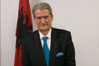 Berisha uron Kosovën dhe ka një mesazh të veçantë për argatët e Beogradit