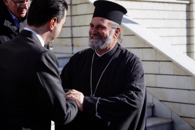 “Lutjet e mia janë për të goditurit nga tërmeti”, Basha: Uroj që kjo ditë e shenjtë të bashkojë shqiptarët për t’u përballur me çdo të keqe