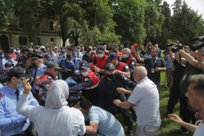 ‘Jemi rrugës po vijmë’/ Qytetarët, Ramës: Goditjen më të madhe do e marrësh nga emigrantët