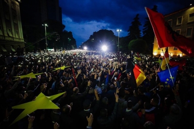 Reuters: Protesta e radhës vendimtare për Shqipërinë! Mijëra qytetarë kërkojnë largimin e Ramës