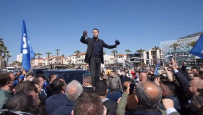 “Për Zotin, me zor po presim”! Qytetarët e Kavajës i ankohen Bashës, kryedemokrati: Votoni të gjithë më 25 prill, ta ndryshojmë situatën