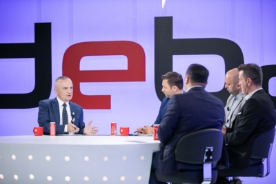 Kufijtë/ Meta: Qëndrimi im, koherent me politikën e jashtme të votuar në Kuvend