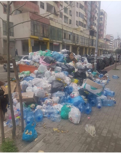 Tirana mbushet me plehra, Veliaj fajëson qytetarët: Po blini shumë