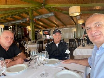 Meta nxjerr foton me ish-deputetin e PS e bëhet nostalgjik: Ishin kohë të paharruara, por më të mira do vijnë!