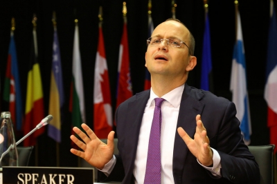 Ditmir Bushati, ministri për Azinë dhe Oqeaninë, por jo për Europën