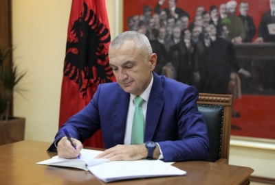 Presidenti kthen ligjin që bën çorap listën e zgjedhësve