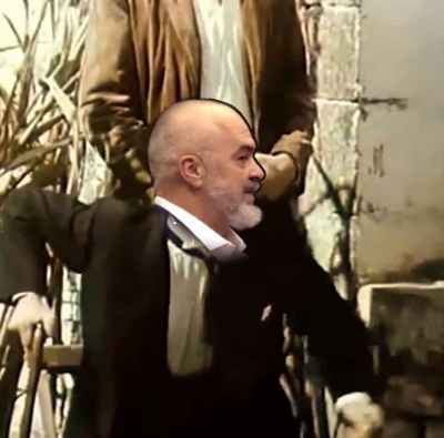 “Rama si Nuri Beu me çingijet”. Video që ka marrë mijëra klikime në rrjetet sociale