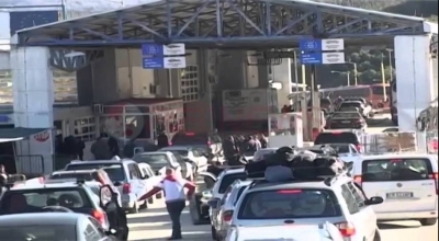 Dëshmitë nga Kakavija:Turp për këtë qeveri! Kemi ecur 10 km në këmbë, kemi gjithë natën këtu