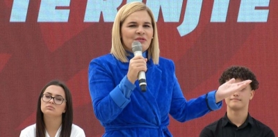 Kryemadhi me gjimnazistët e LRI-së: LSI partia që lufton për të rinjtë, do jetë foltorja juaj!