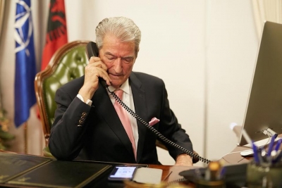 Berisha: "Denoncohet fshehja e tre rasteve me koronavirus në Korçë!"