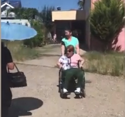 VIDEO/ Rama në pikë të hallit, shikoni si i marrin njerëzit me forcë për ti çuar në votime