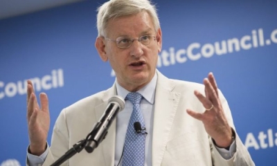 Bildt: Me qëndrimin e saj ndaj Rusisë, Serbia u skualifikua nga procesi i anëtarësimit në BE