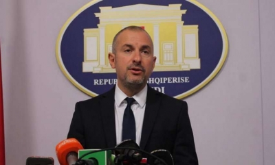 Sherr në studio, gazetari ia thotë copë deputetit të PS: Ja pse jeni një parti ish-komuniste!