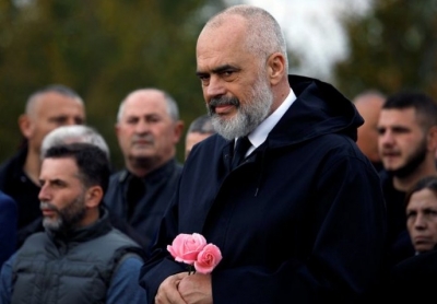 “E mirë që mund të na japë Zoti, është largimi jot nga pushteti”/ Qytetarët “masakrojnë” Ramën (FOTO)