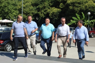 Basha mbledh kryetarët e bashkive të djathta, ja për çfarë po bisedohet