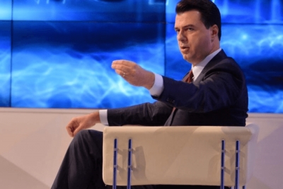 Sistemi shendetesor ne kolaps/Basha-‘Bluzat e bardha janë dorëzuar, Para një ore mjekët njoftuan grevë'