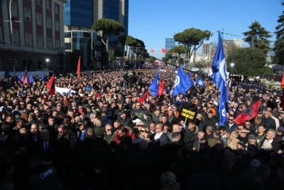 Protesta e opozitës, gazeta e madhe amerikane: Mijëra qytetarë kërkojnë dorëheqjen e kryeministrit