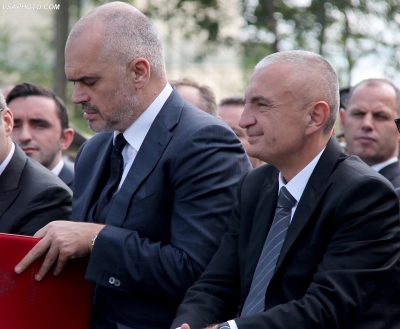 Meta: Qeveria po merr autoritete shtesë që nuk ia lejon Kushtetuta